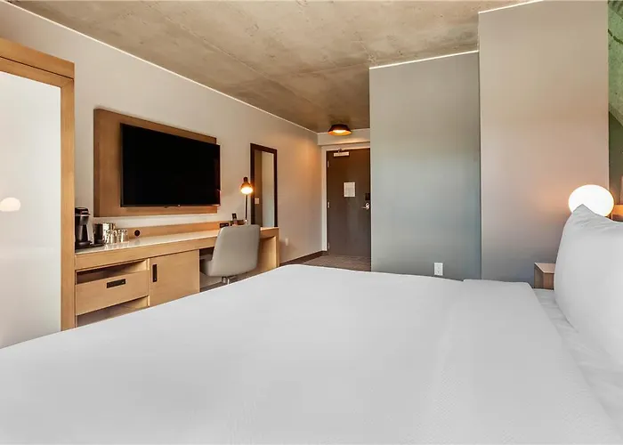 The Inkwell Phoenix, Tapestry Collection By Hilton Hotel 4*